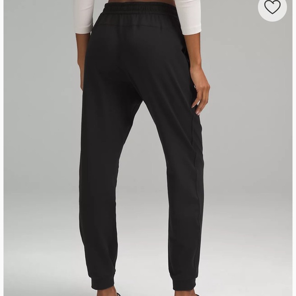 Lululemon Soft Jersey Classic-Fit Mid-Rise Jogger - Size 4 - Picture 9 of 11